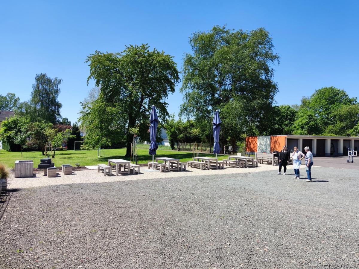 Hotel Maurer Saarwellingen Bagian luar foto