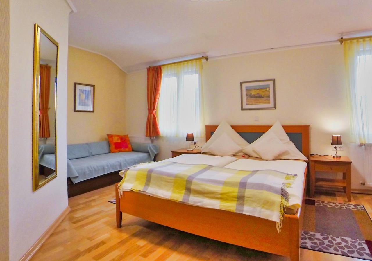 Hotel Maurer Saarwellingen Bagian luar foto