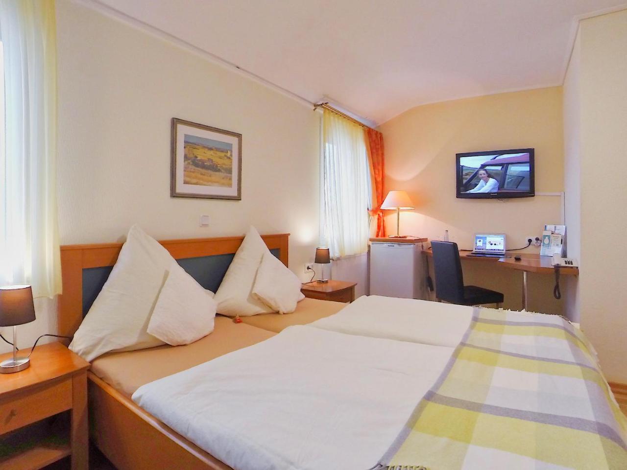 Hotel Maurer Saarwellingen Bagian luar foto