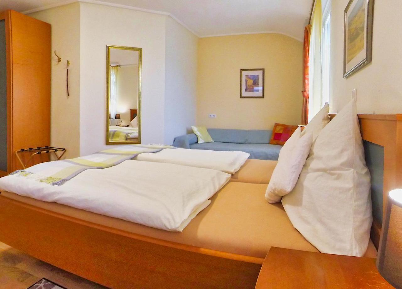 Hotel Maurer Saarwellingen Bagian luar foto