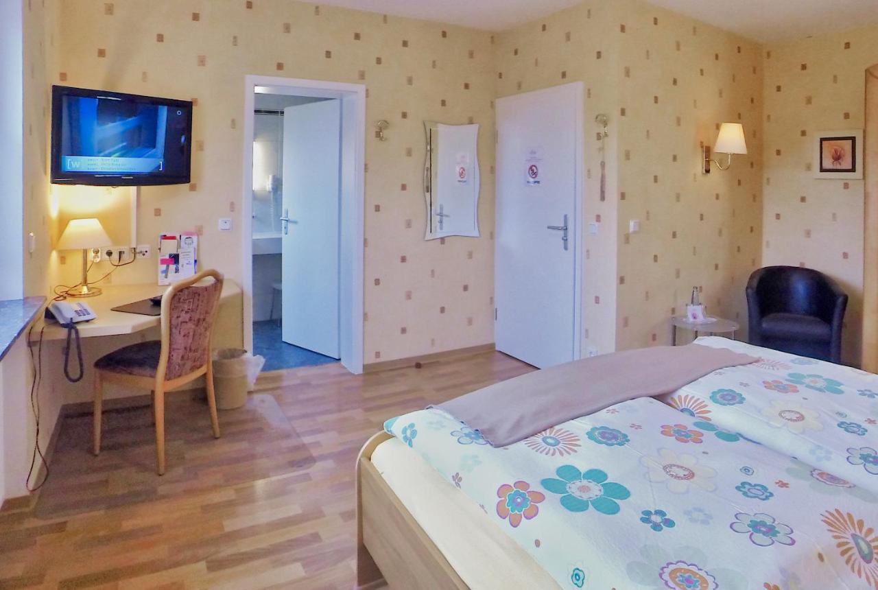 Hotel Maurer Saarwellingen Bagian luar foto