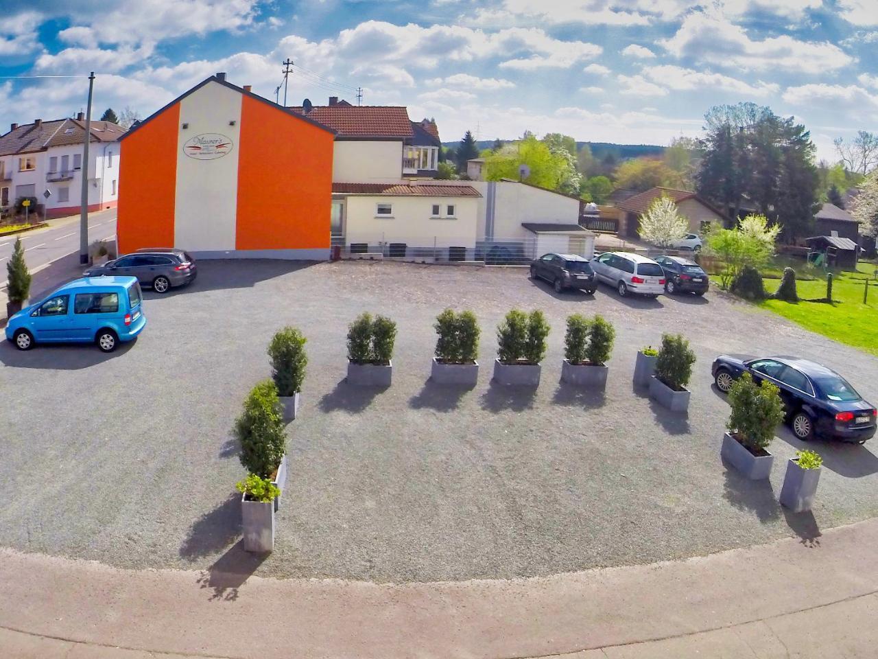 Hotel Maurer Saarwellingen Bagian luar foto