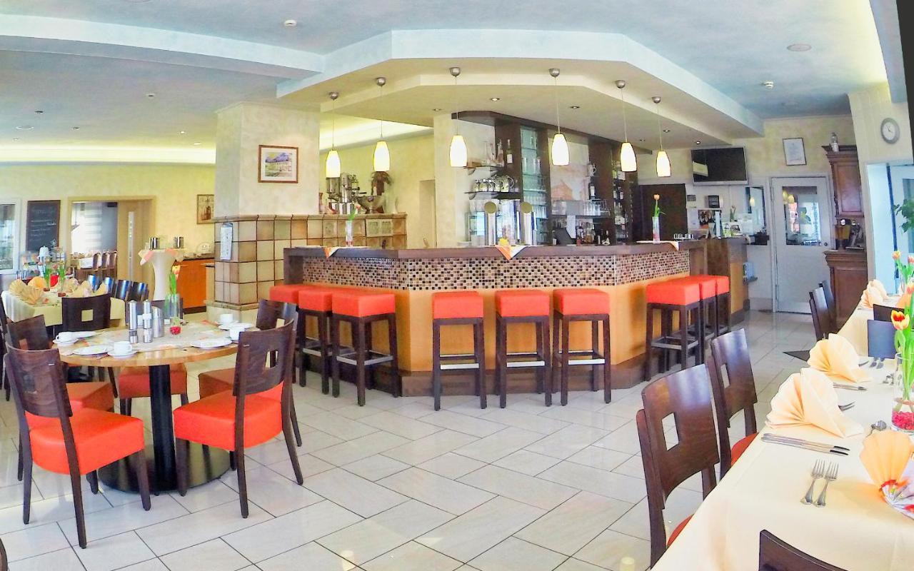 Hotel Maurer Saarwellingen Bagian luar foto