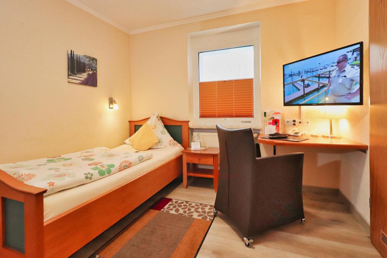 Hotel Maurer Saarwellingen Bagian luar foto