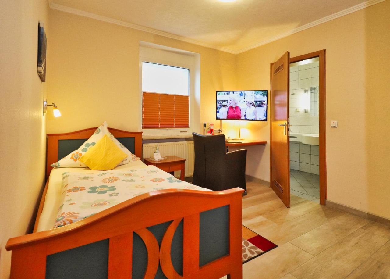 Hotel Maurer Saarwellingen Bagian luar foto