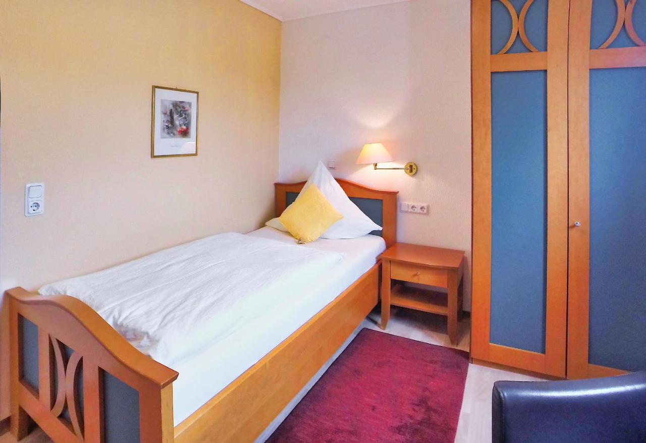 Hotel Maurer Saarwellingen Bagian luar foto