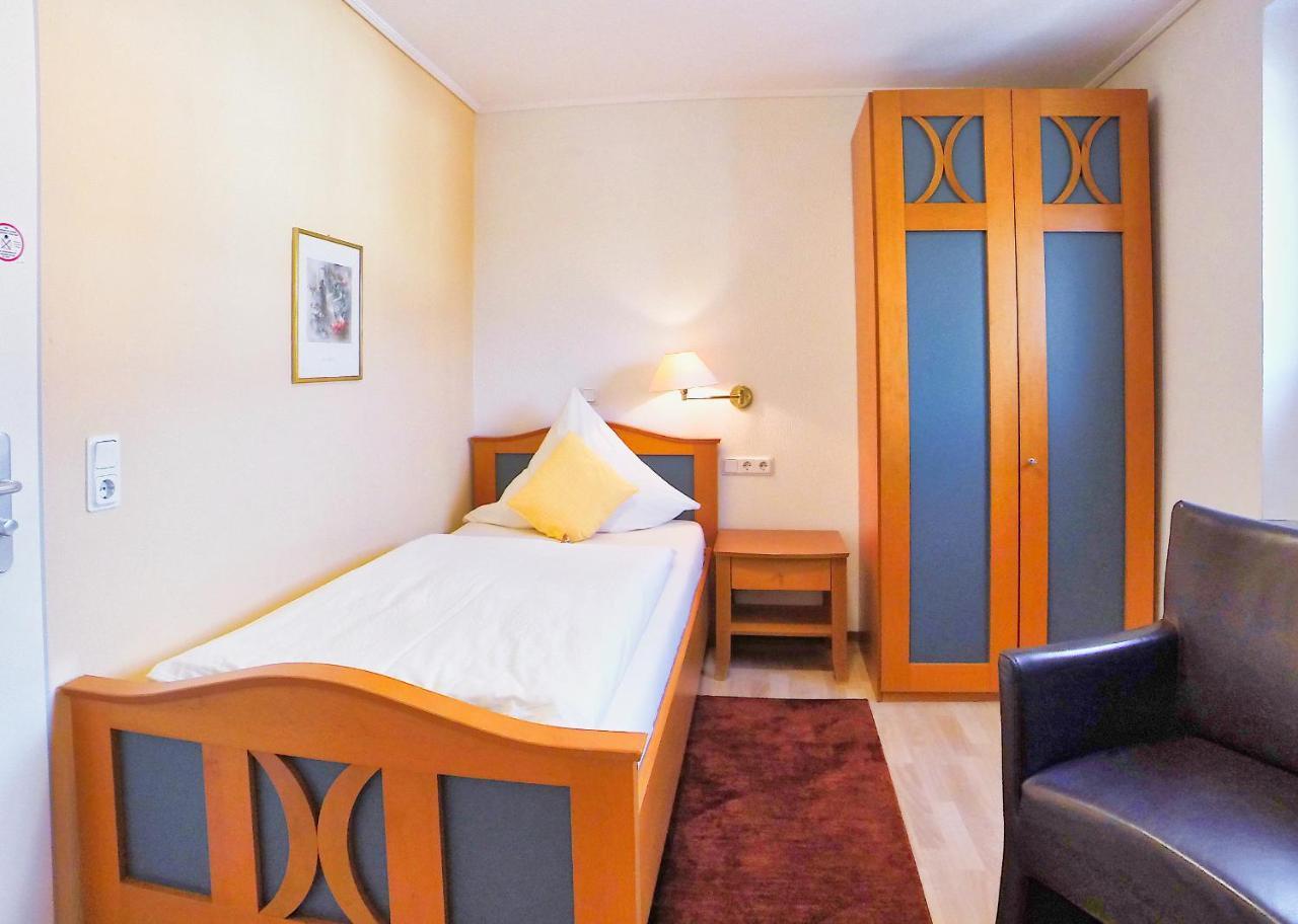 Hotel Maurer Saarwellingen Bagian luar foto
