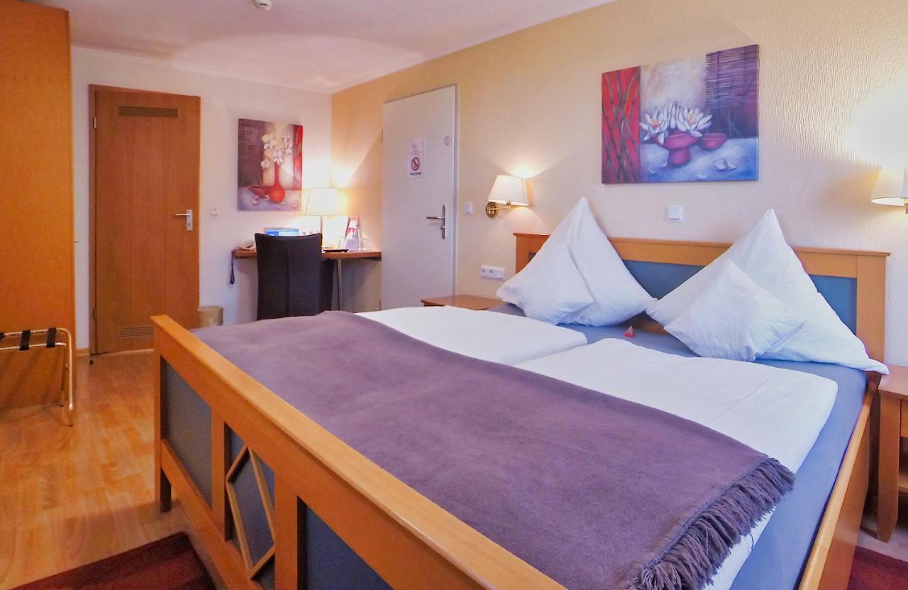 Hotel Maurer Saarwellingen Bagian luar foto